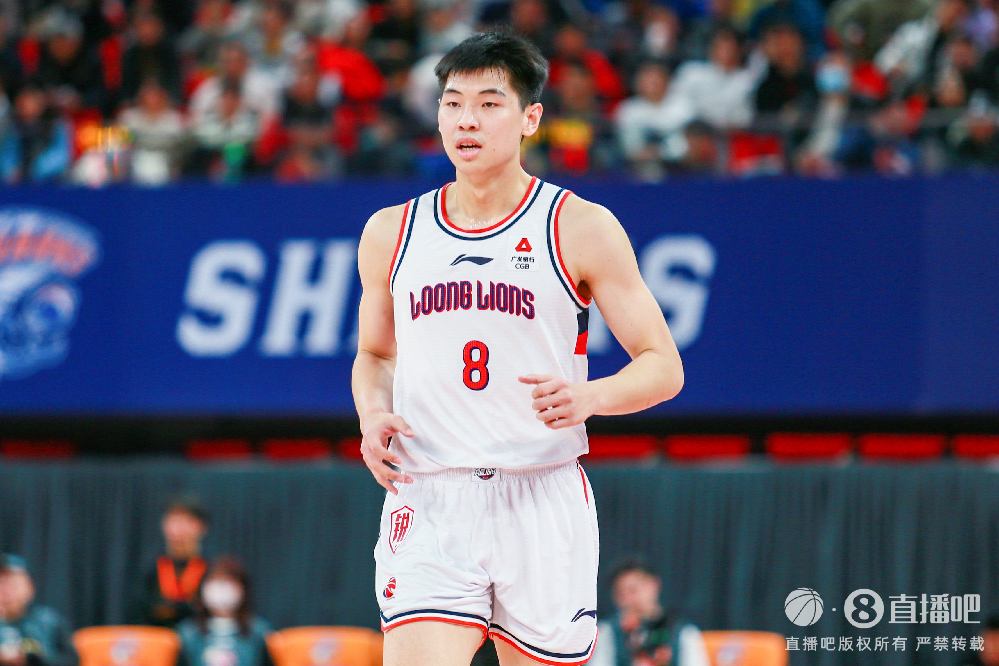 20岁小将勇敢走出舒适区值得称赞 中国篮球需要更多“崔永熙”